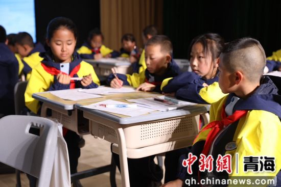图为专题研训现场。王媛 摄